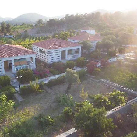 Kusadasi'nda 3 Adet Bungolov Chalet Kusadası