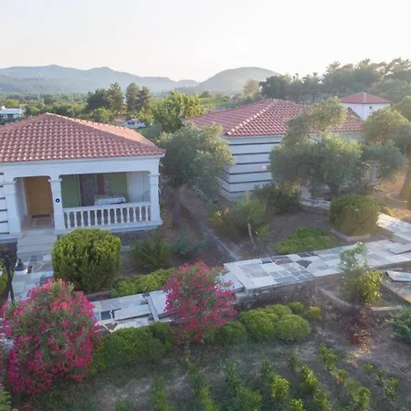 Kusadasi'nda 3 Adet Bungolov *