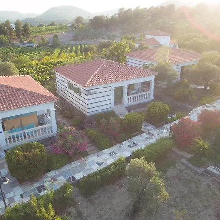 Kusadasi'nda 3 Adet Bungolov Chalet